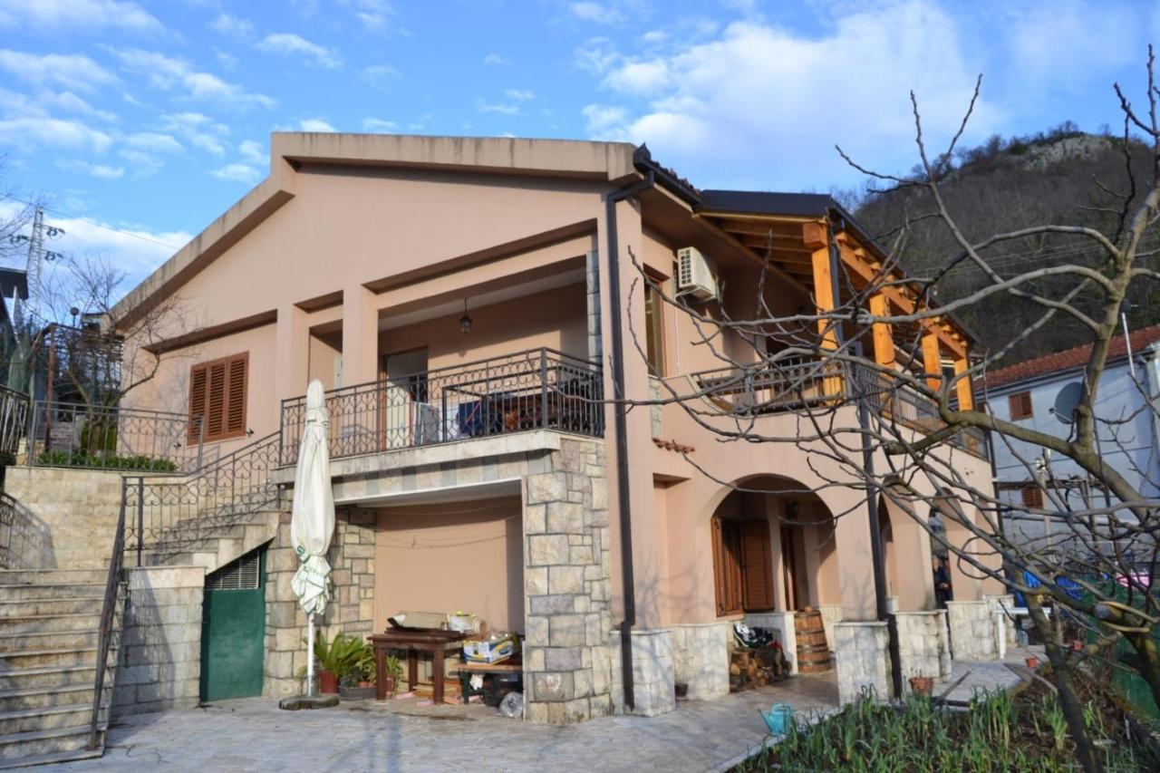 Guest House Radoman Virpazar Exteriör bild