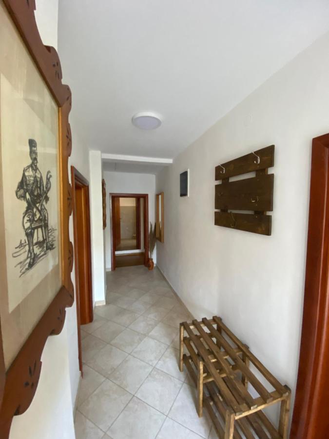 Guest House Radoman Virpazar Exteriör bild