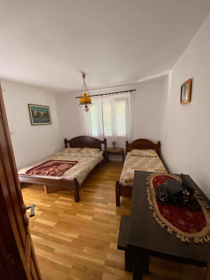 Guest House Radoman Virpazar Exteriör bild